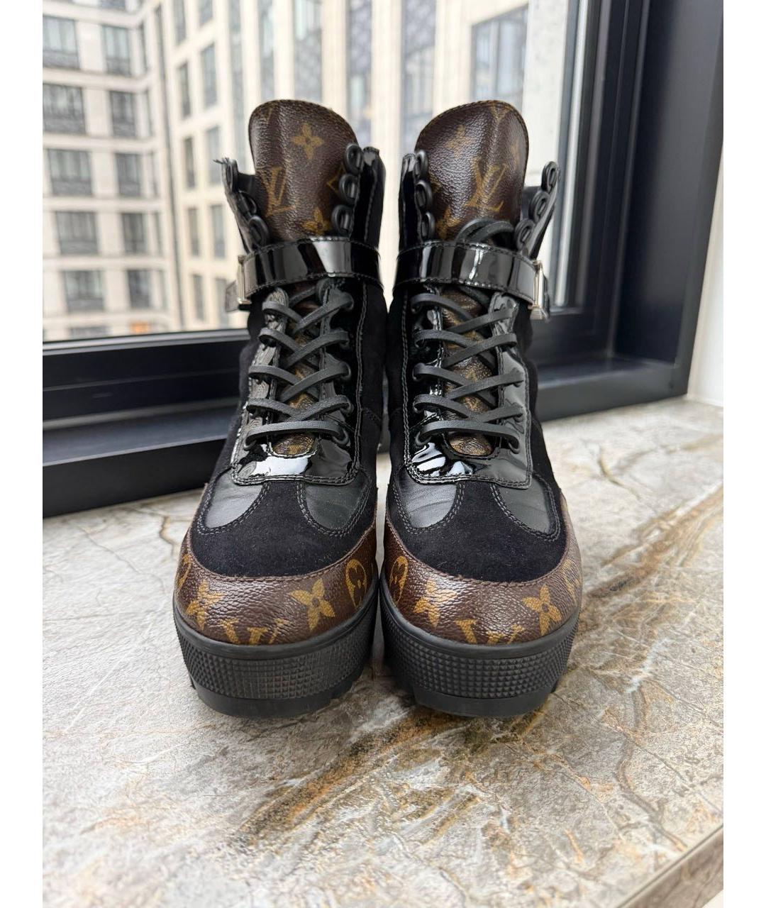 LOUIS VUITTON Черные замшевые ботинки, фото 2