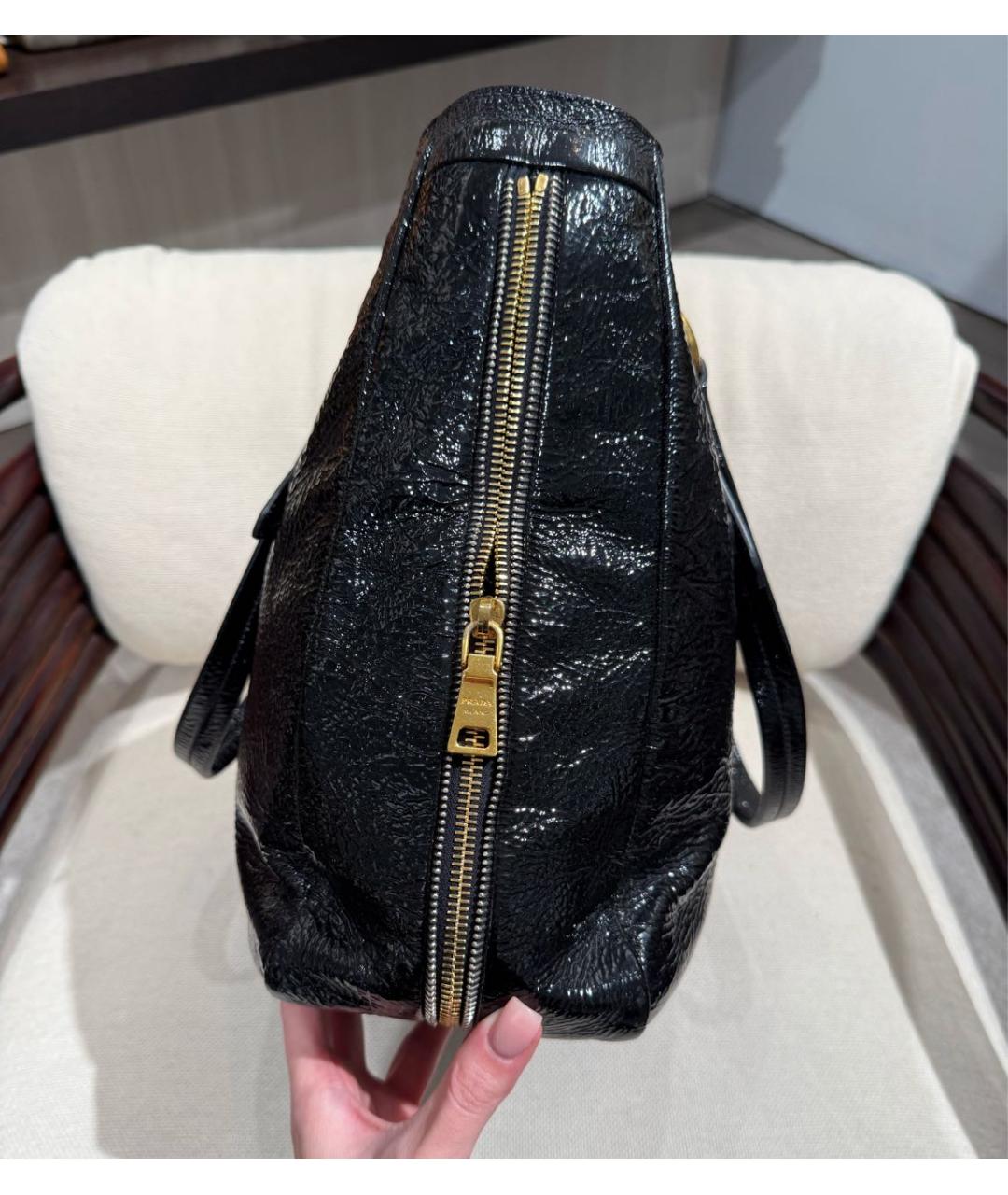 PRADA Черная кожаная сумка с короткими ручками, фото 5