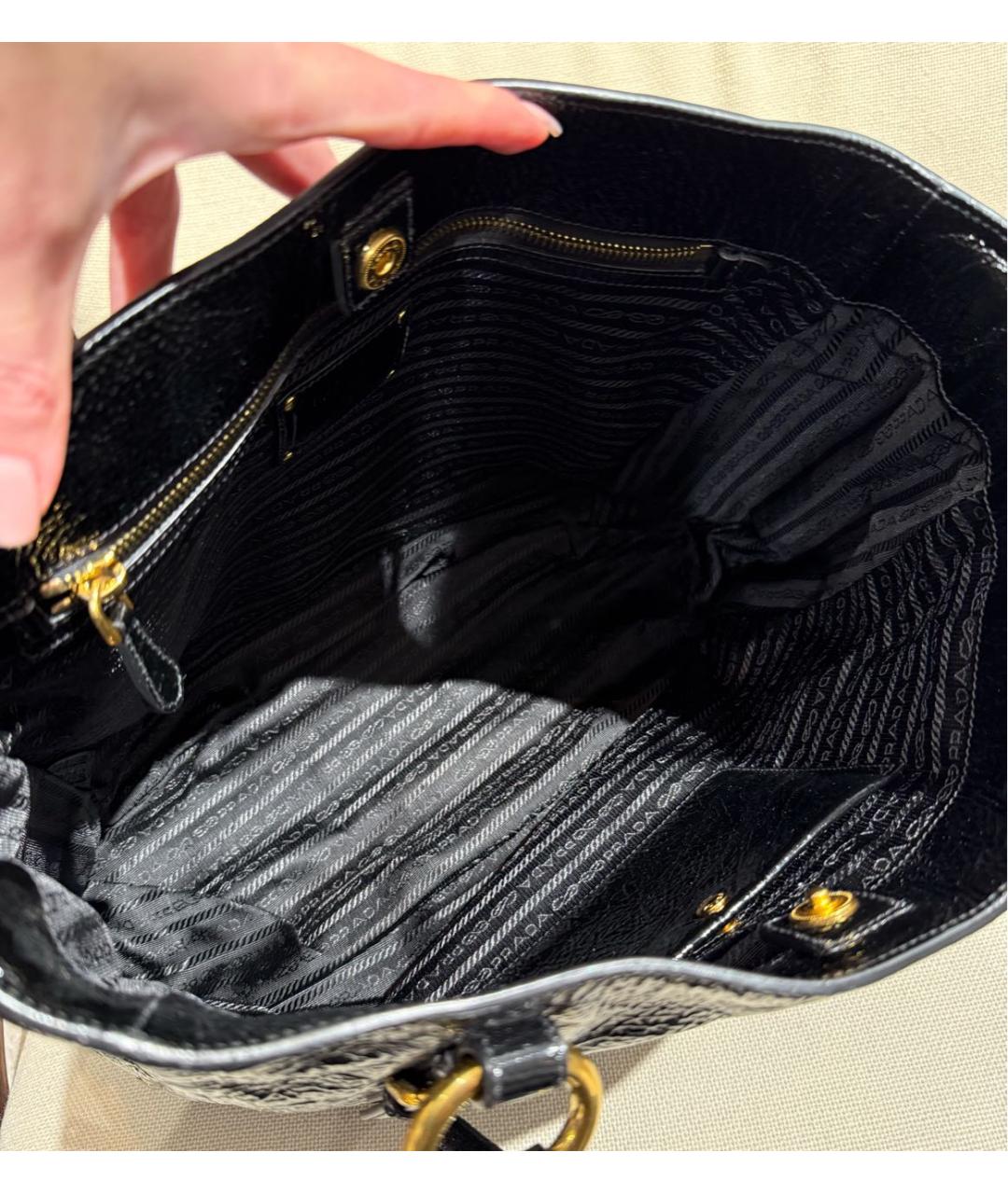 PRADA Черная кожаная сумка с короткими ручками, фото 7