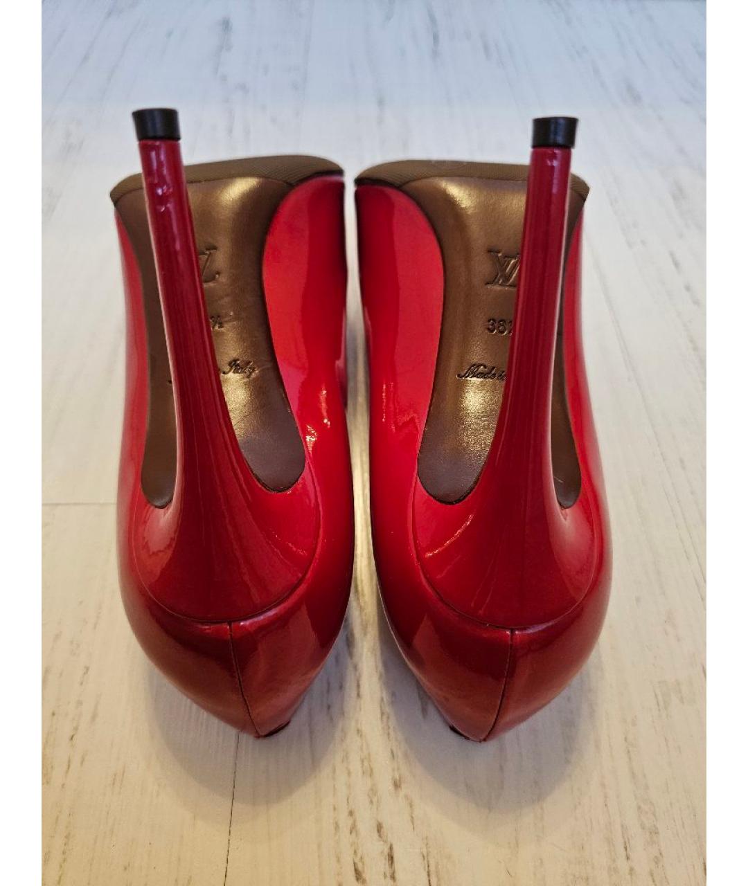 LOUIS VUITTON Красные туфли из лакированной кожи, фото 5