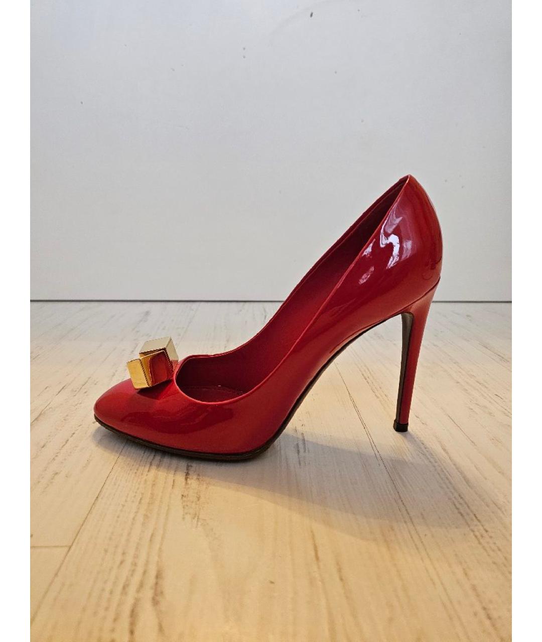 LOUIS VUITTON Красные туфли из лакированной кожи, фото 6