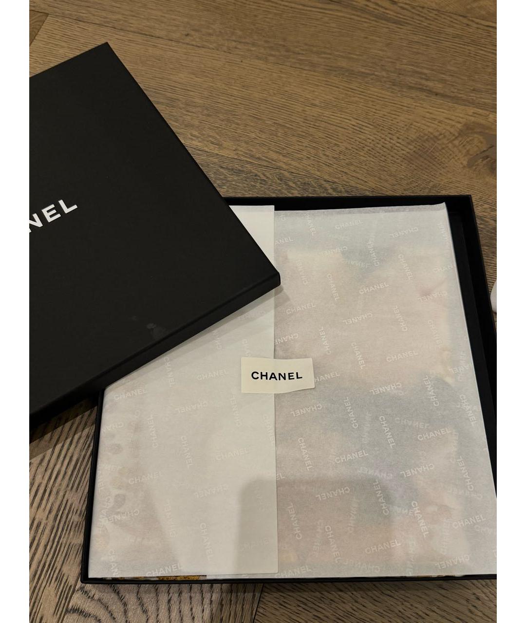 CHANEL Бежевый шелковый платок, фото 3