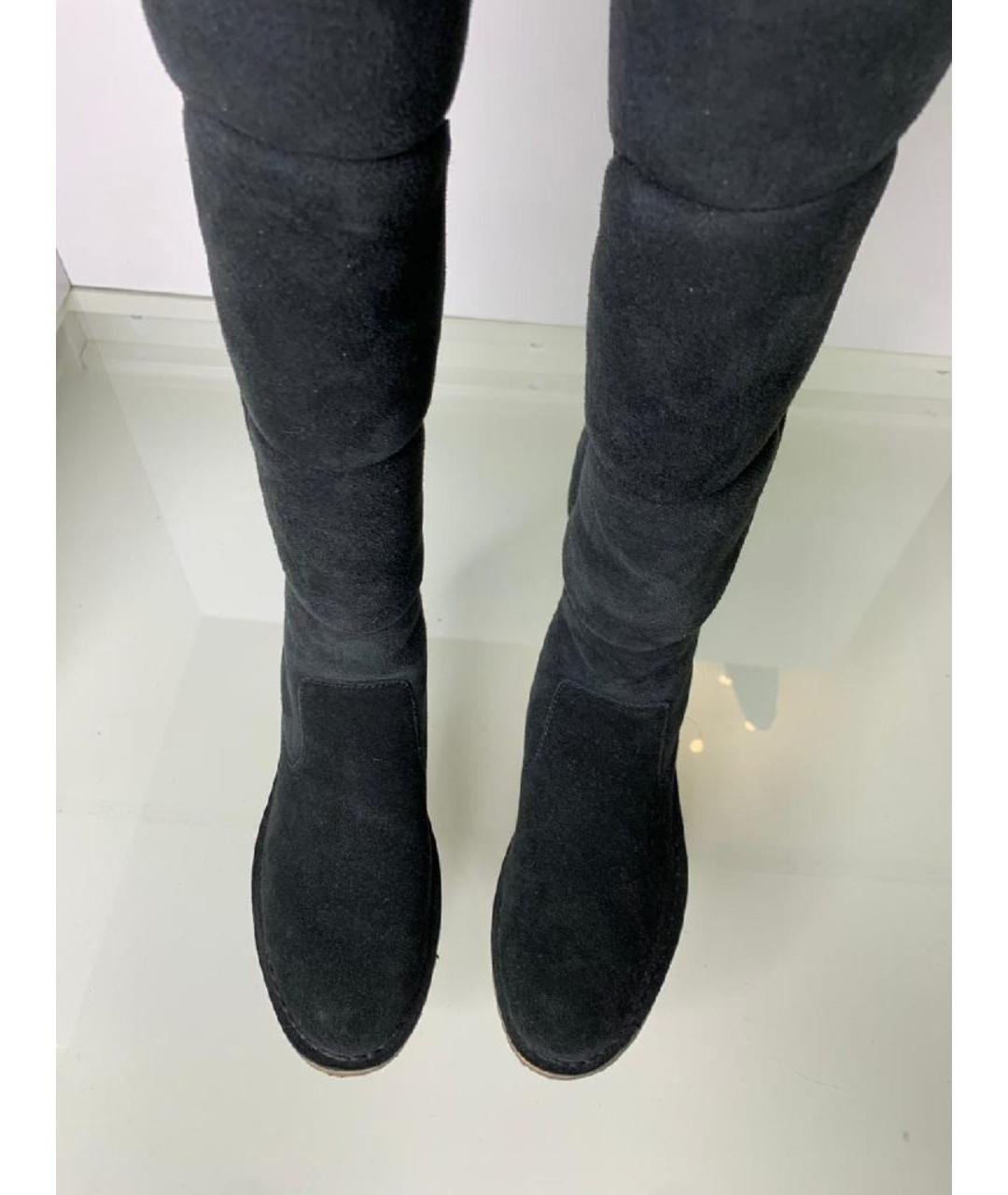 UGG AUSTRALIA Черные замшевые сапоги, фото 2