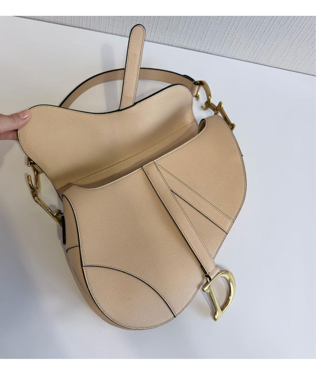 CHRISTIAN DIOR Бежевая кожаная сумка через плечо, фото 3