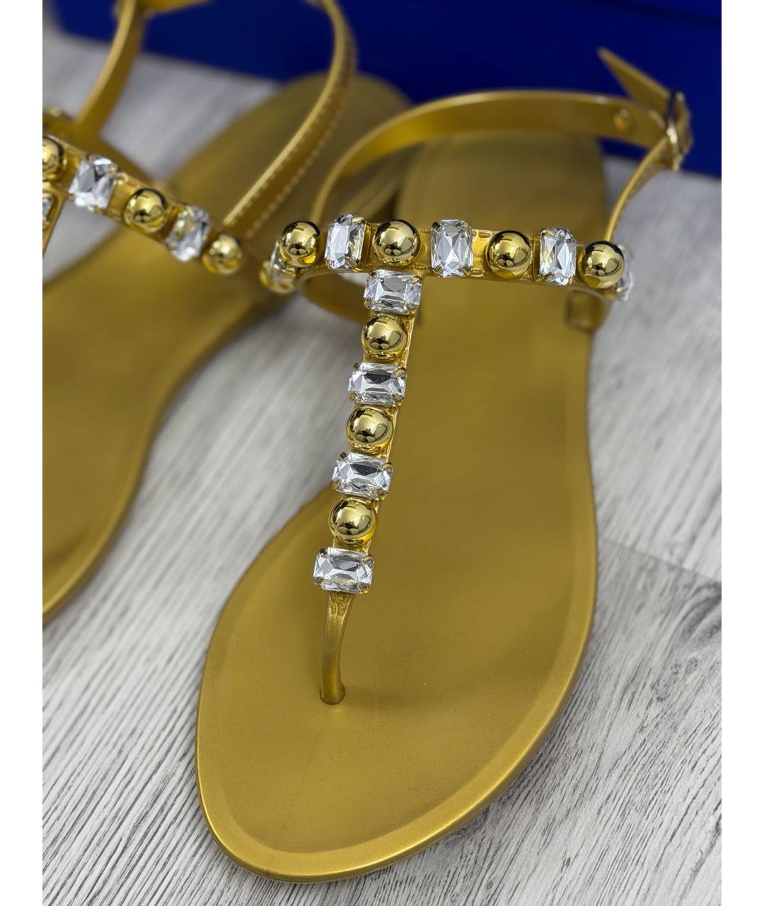STUART WEITZMAN Золотые резиновые босоножки, фото 3