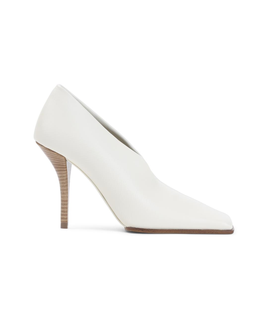 ALAIA Белые кожаные туфли, фото 1