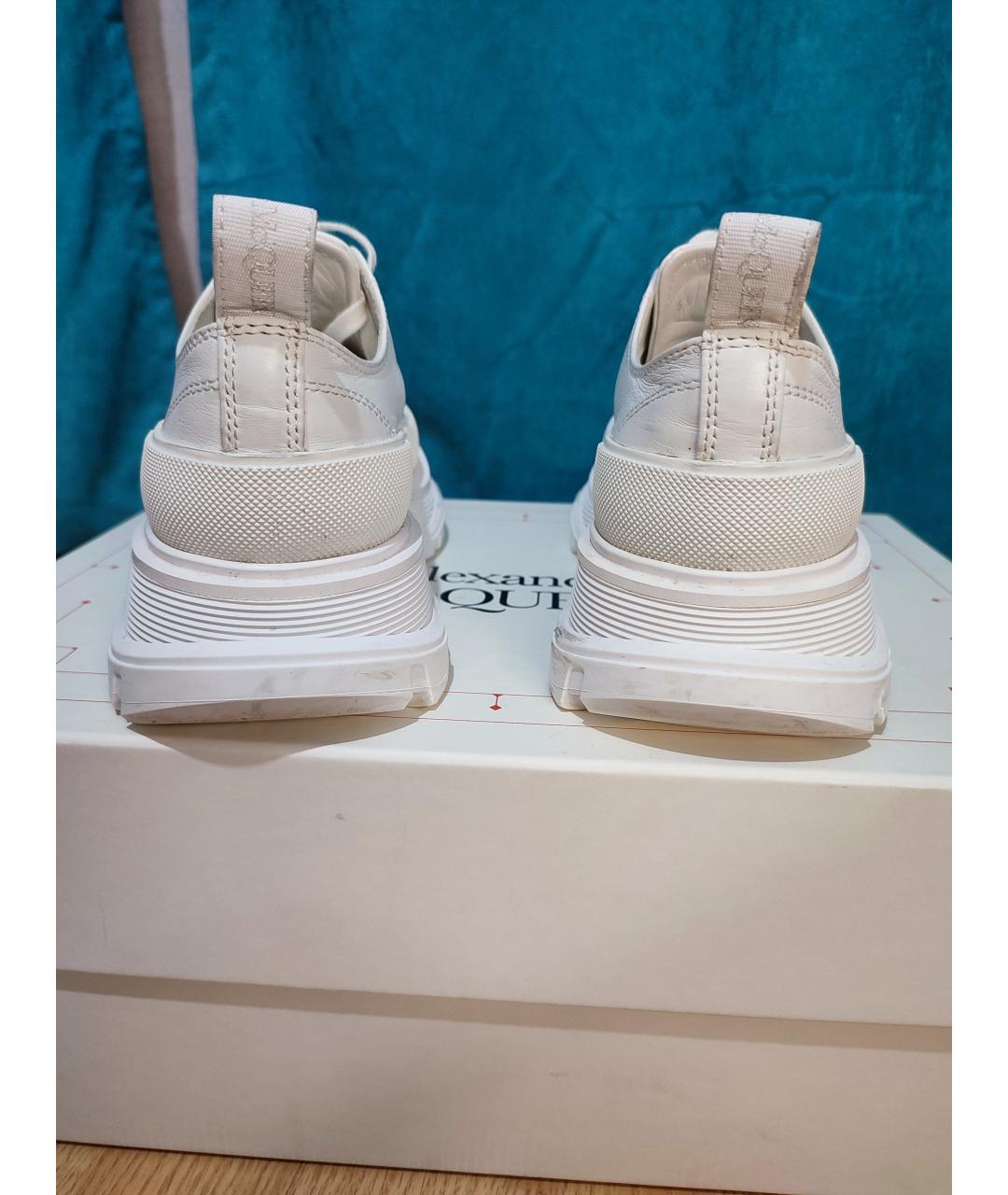 ALEXANDER MCQUEEN Белые кожаные кроссовки, фото 3