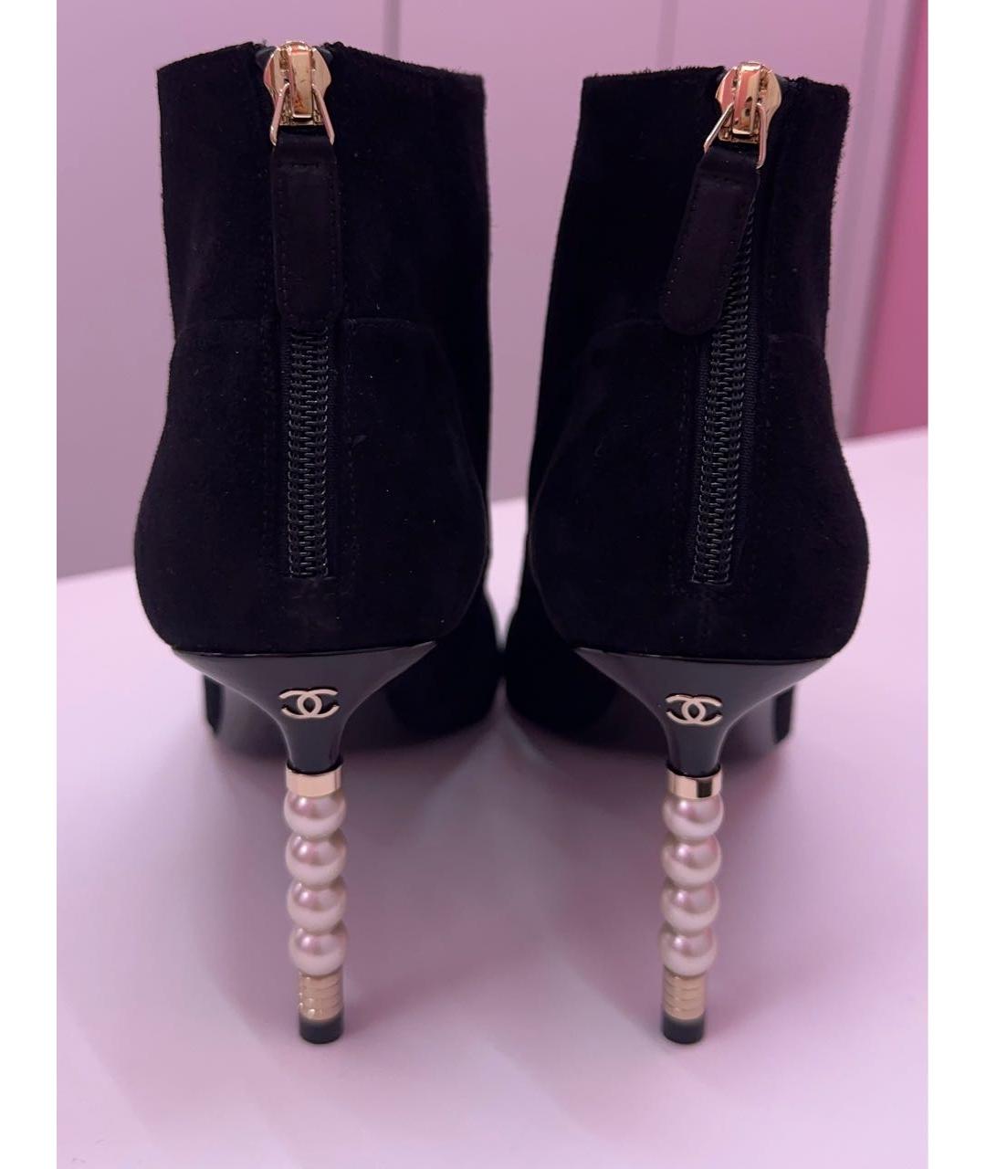 CHANEL Черные замшевые ботильоны, фото 2