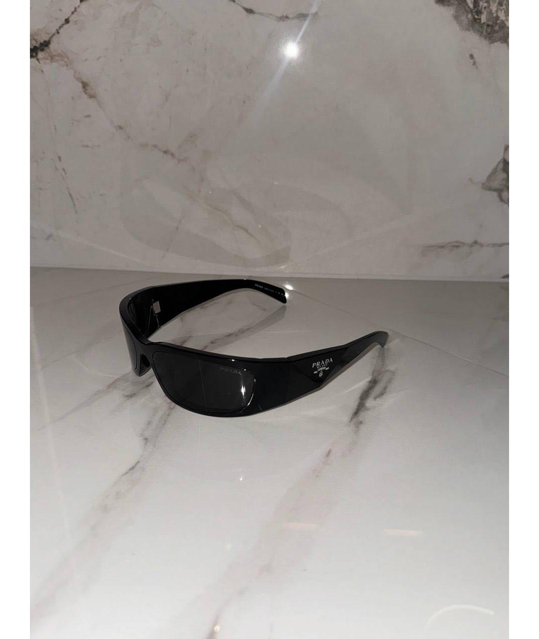 PRADA Черные пластиковые солнцезащитные очки, фото 2