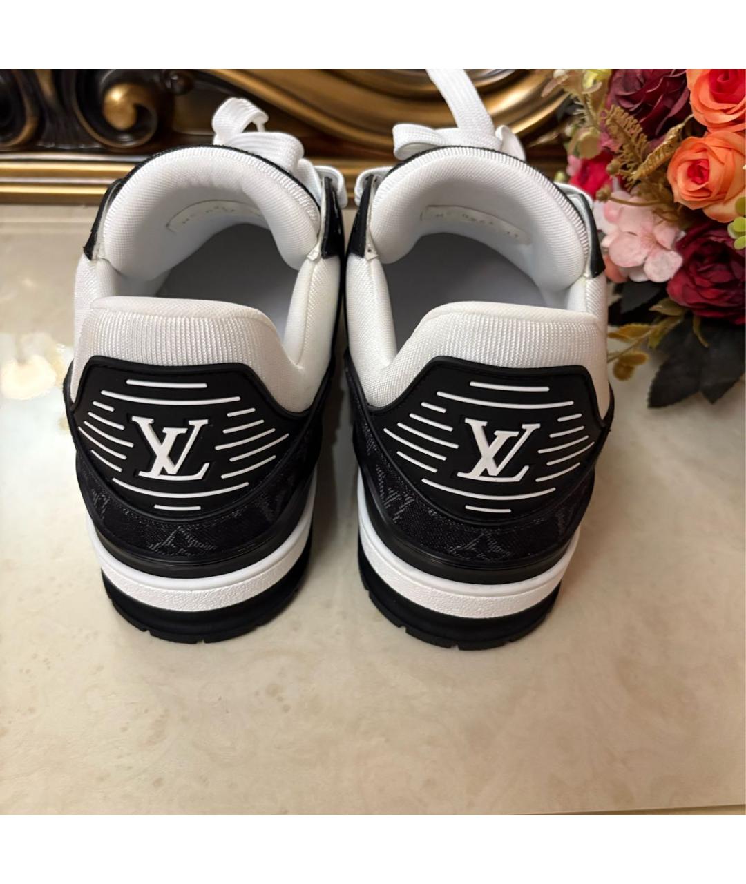 LOUIS VUITTON Белые кожаные низкие кроссовки / кеды, фото 4
