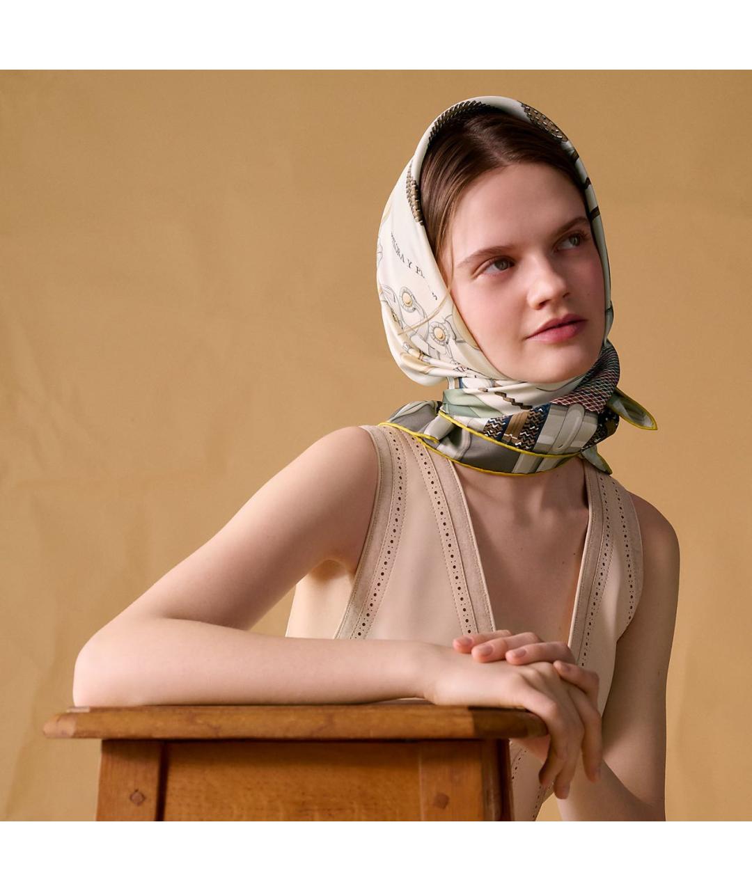 HERMES Бежевый шелковый платок, фото 3