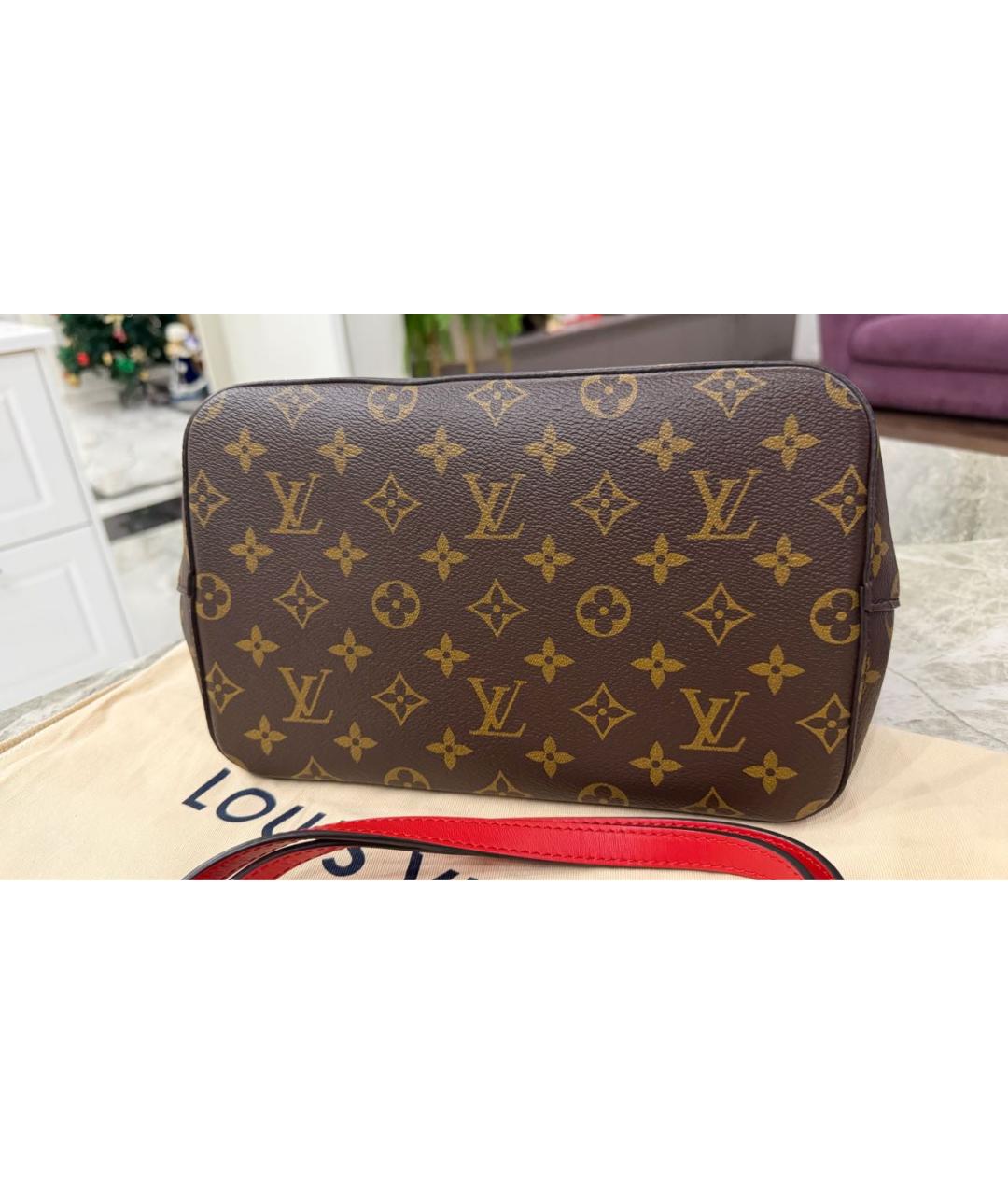 LOUIS VUITTON Коричневая кожаная сумка с короткими ручками, фото 4