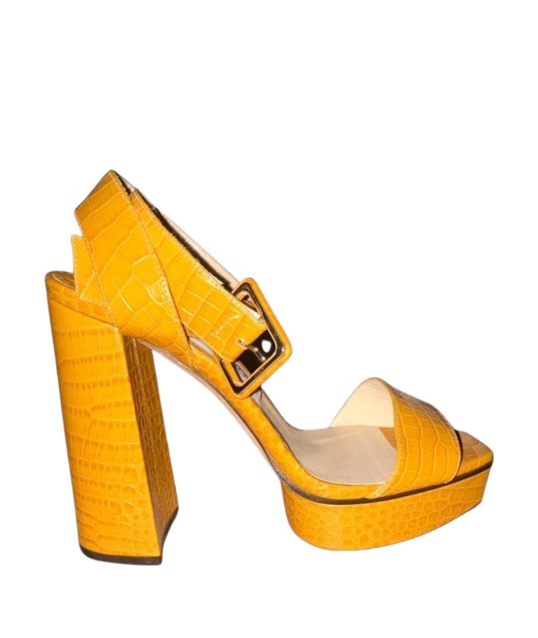 JIMMY CHOO Горчичные туфли из лакированной кожи, фото 1