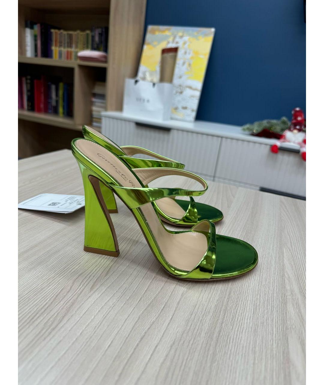 GIANVITO ROSSI Зеленые мюли из лакированной кожи, фото 6