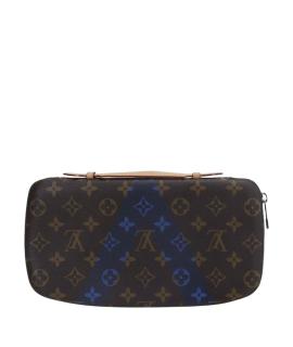 LOUIS VUITTON Барсетка
