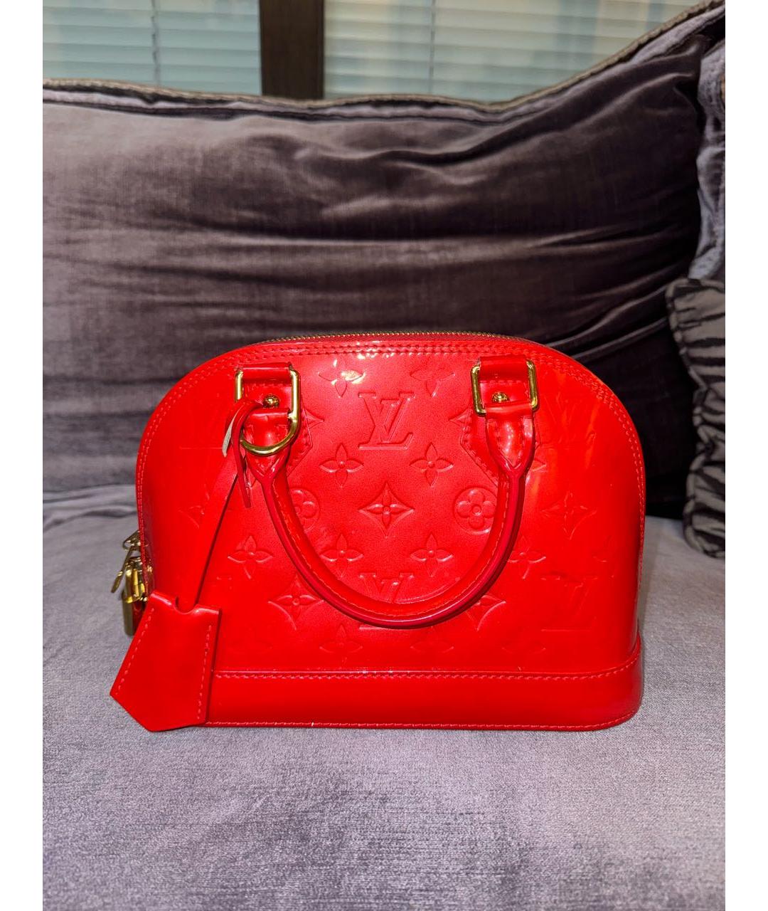 LOUIS VUITTON Красная сумка с короткими ручками из лакированной кожи, фото 7