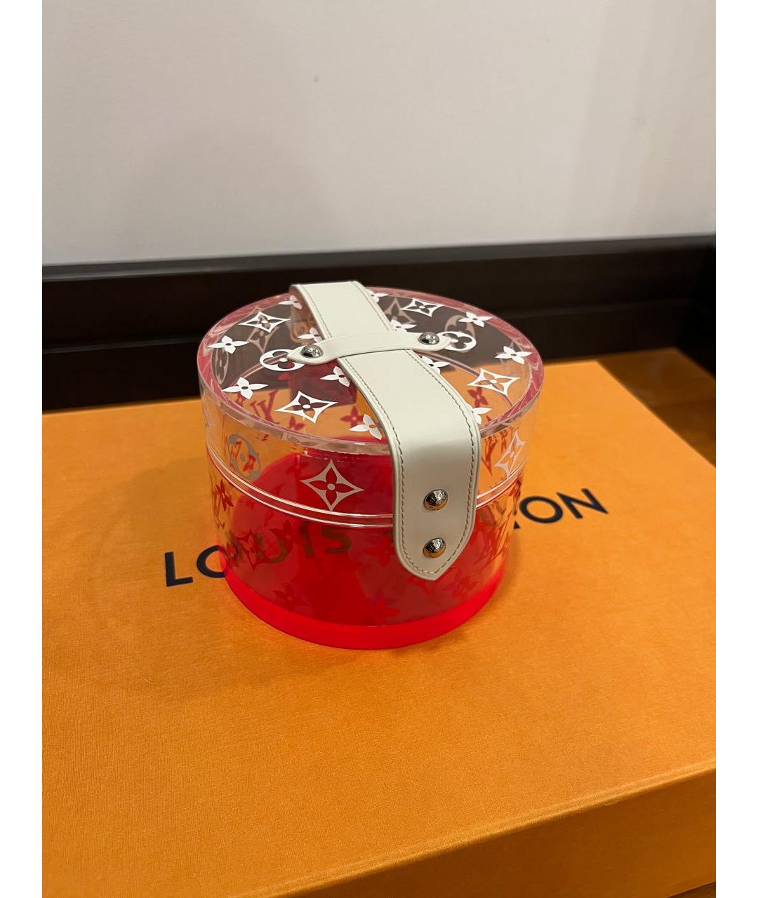 LOUIS VUITTON Красная косметичка, фото 2