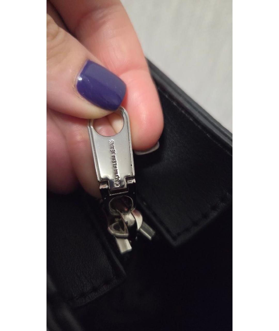 CALVIN KLEIN JEANS Черная сумка через плечо из искусственной кожи, фото 4