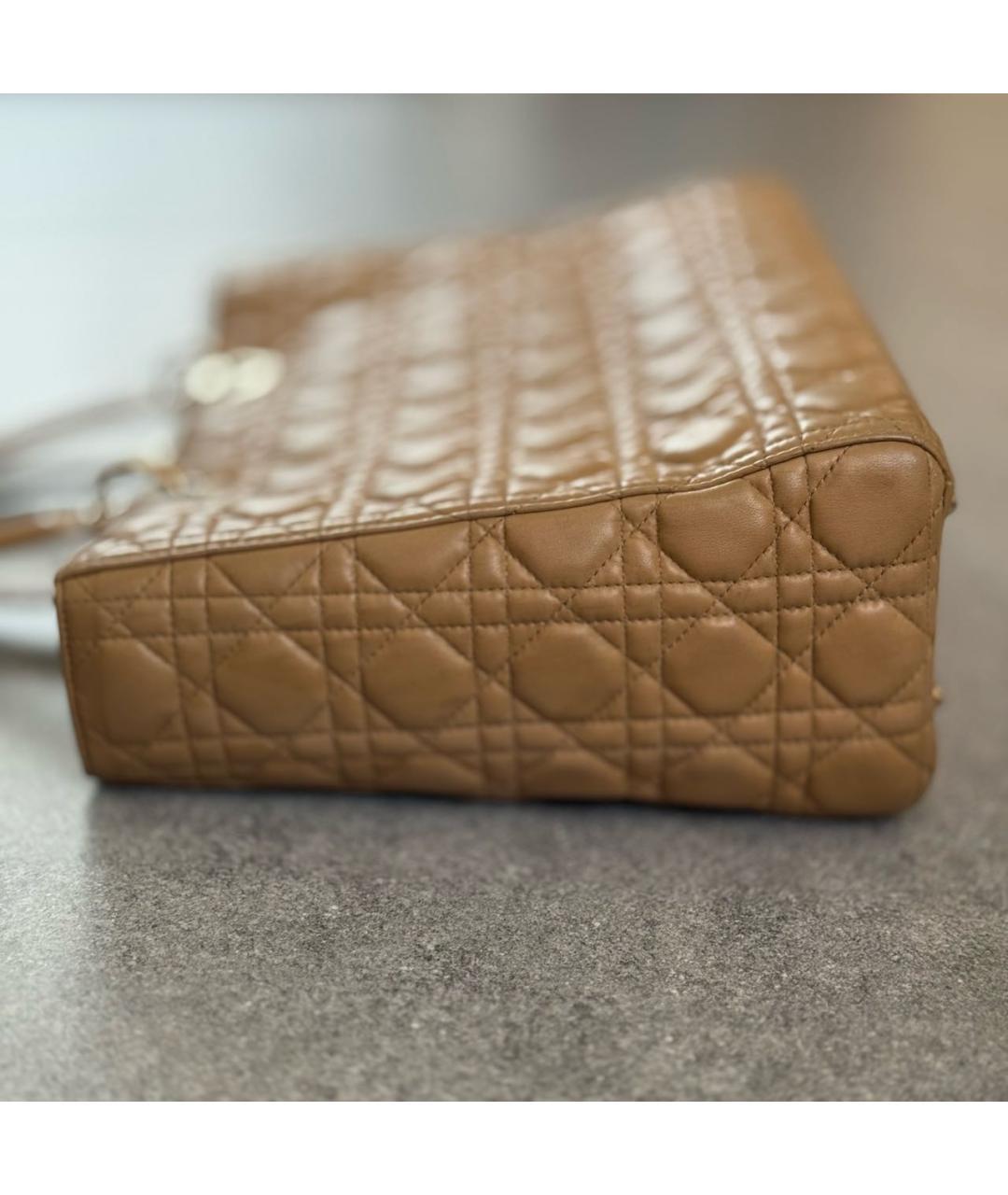 CHRISTIAN DIOR Бежевая кожаная сумка с короткими ручками, фото 2