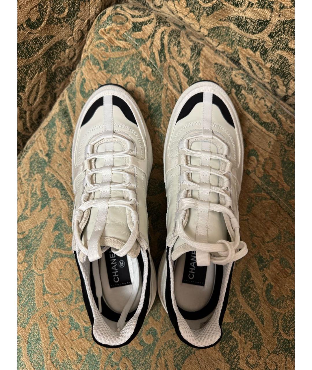 CHANEL Белые кожаные кроссовки, фото 3