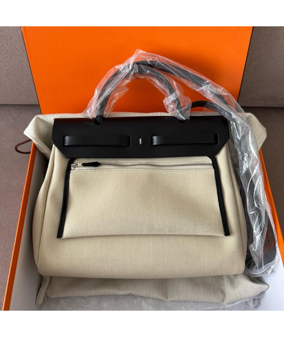 HERMES Бежевая кожаная сумка с короткими ручками, фото 3