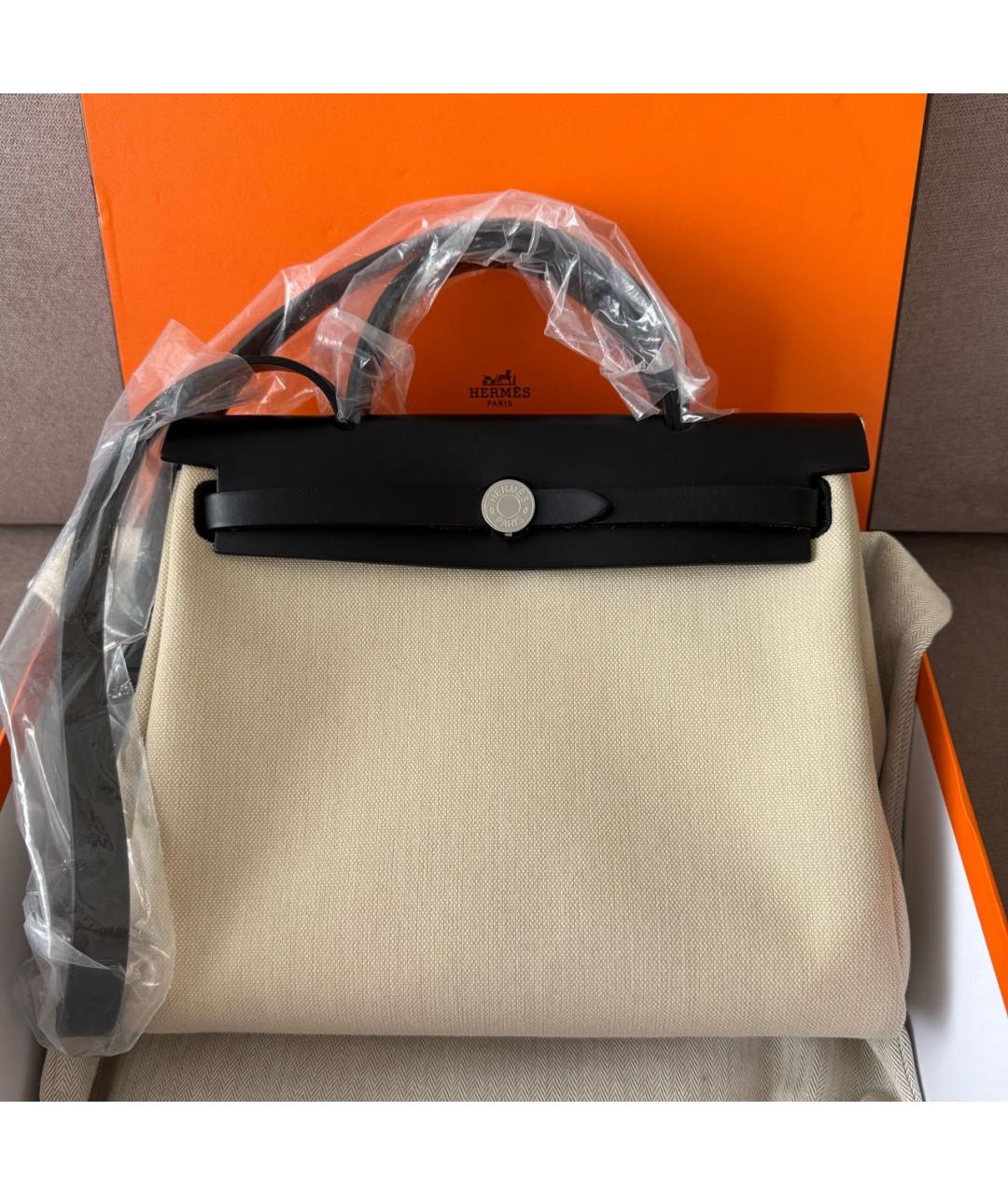 HERMES Бежевая кожаная сумка с короткими ручками, фото 2