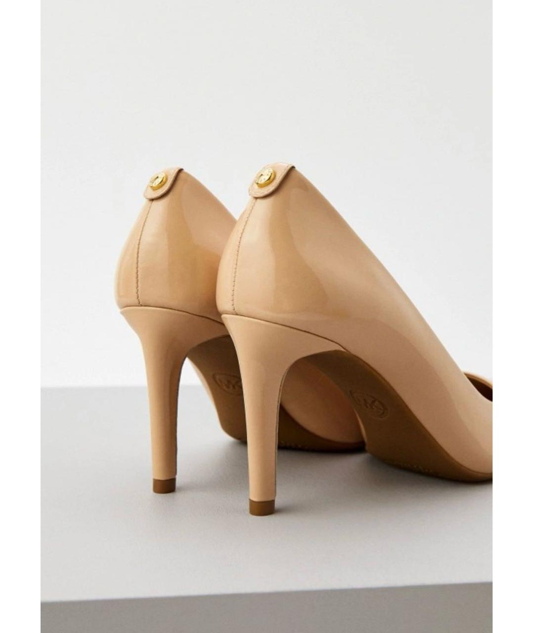 MICHAEL KORS Бежевые туфли из лакированной кожи, фото 3