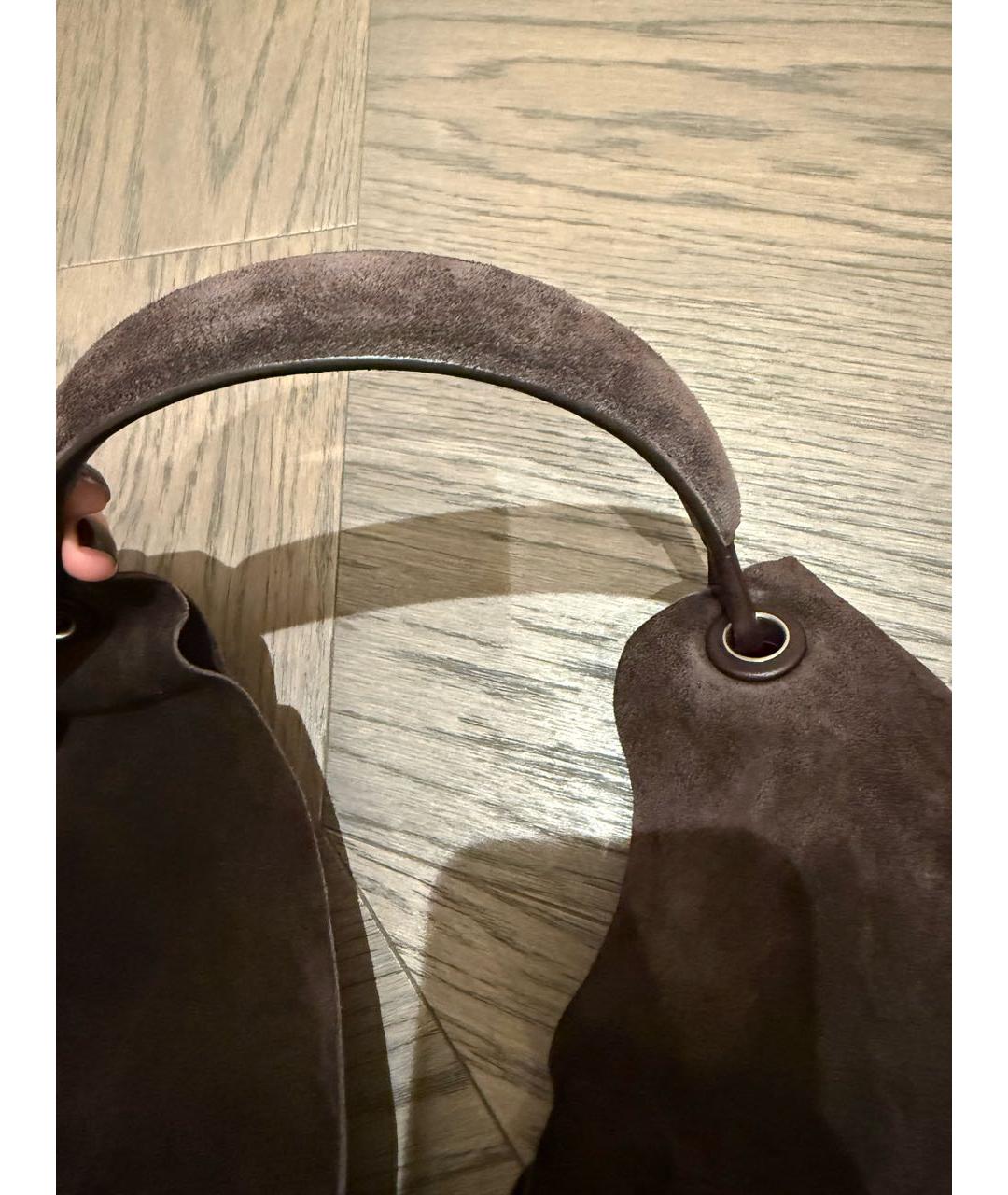 THE ROW Коричневая замшевая сумка с короткими ручками, фото 4