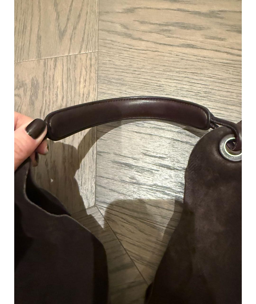 THE ROW Коричневая замшевая сумка с короткими ручками, фото 3