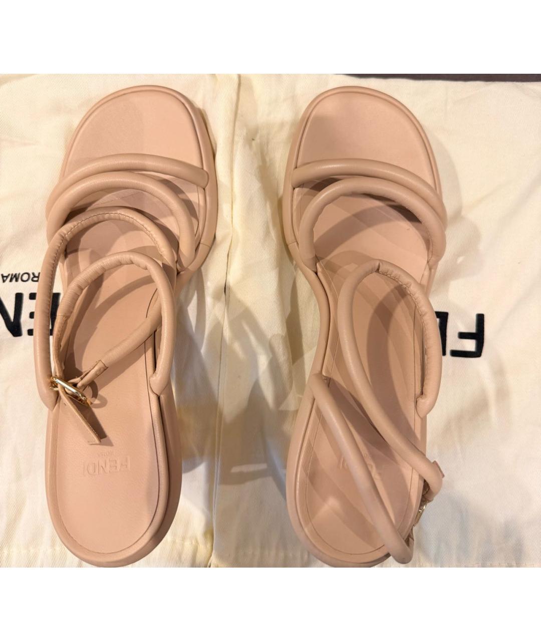 FENDI Бежевые кожаные босоножки, фото 3