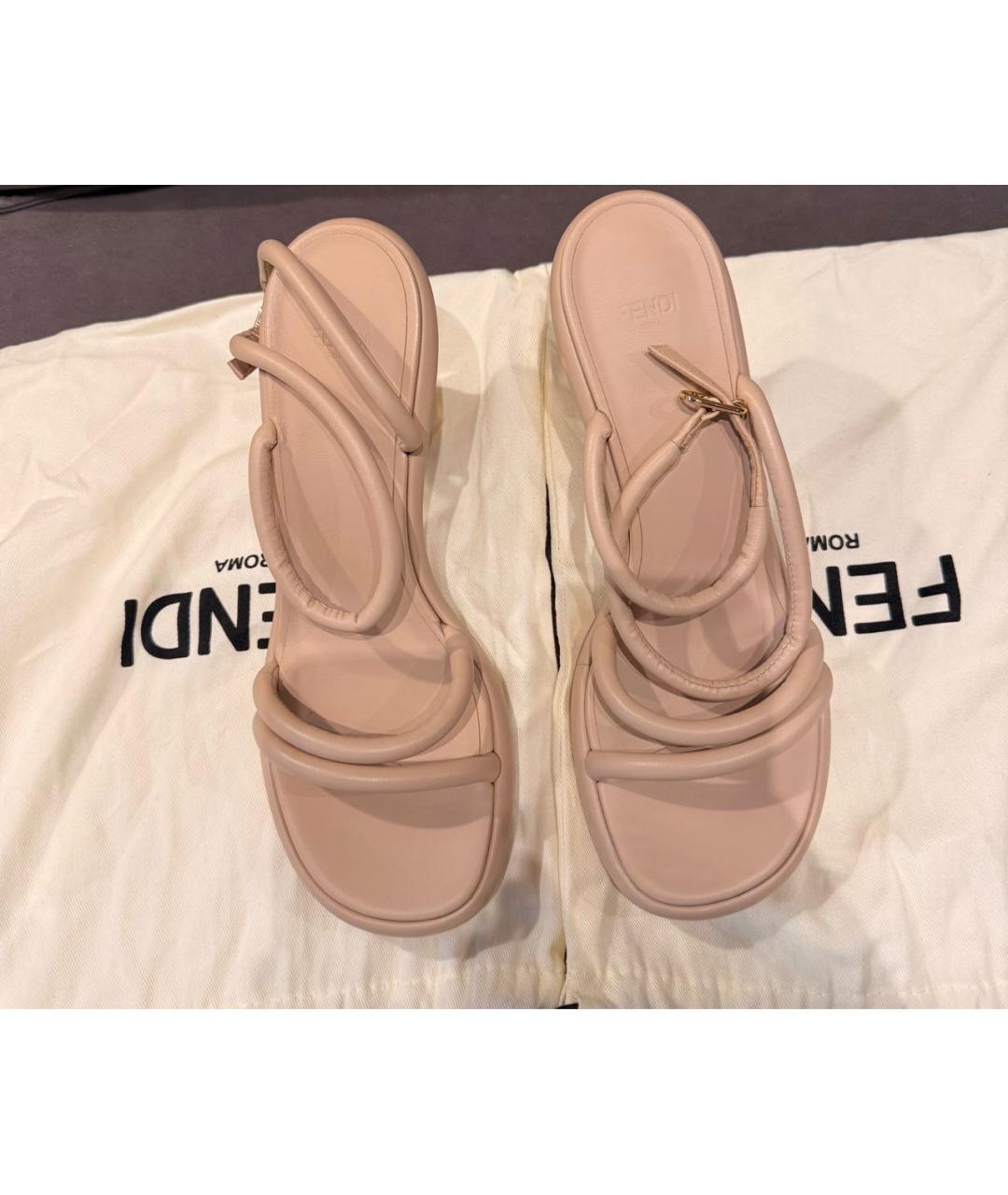 FENDI Бежевые кожаные босоножки, фото 2