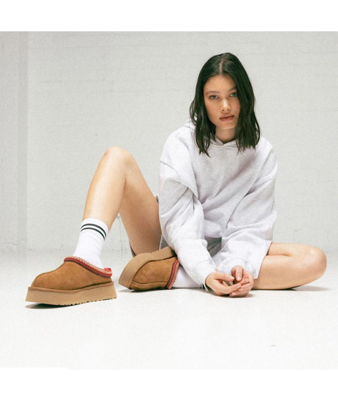 UGG AUSTRALIA Коричневые замшевые сабо, фото 2