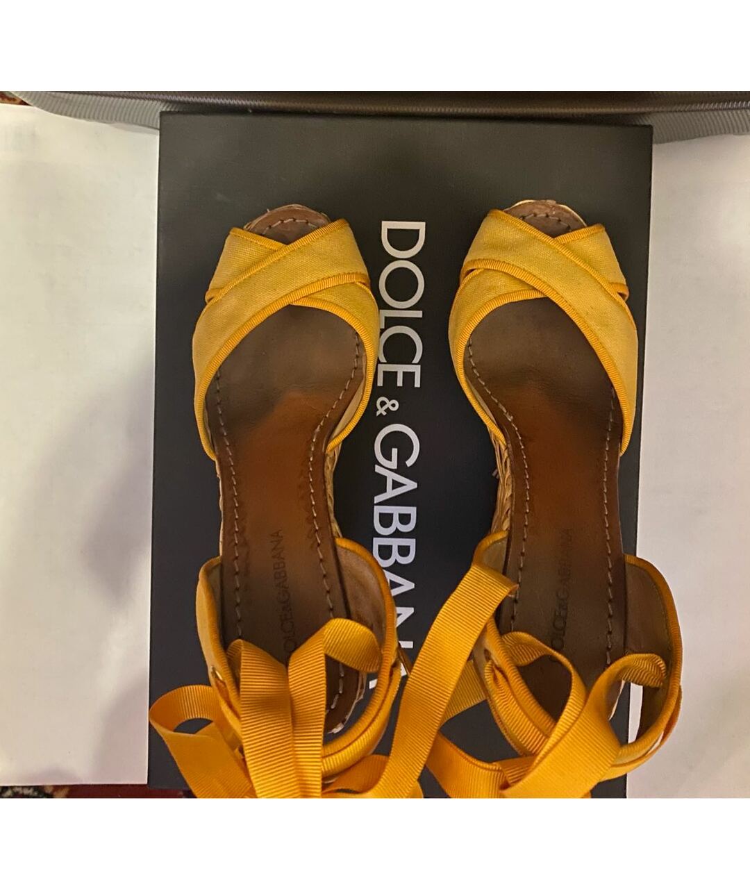 DOLCE&GABBANA Желтые кожаные босоножки, фото 3