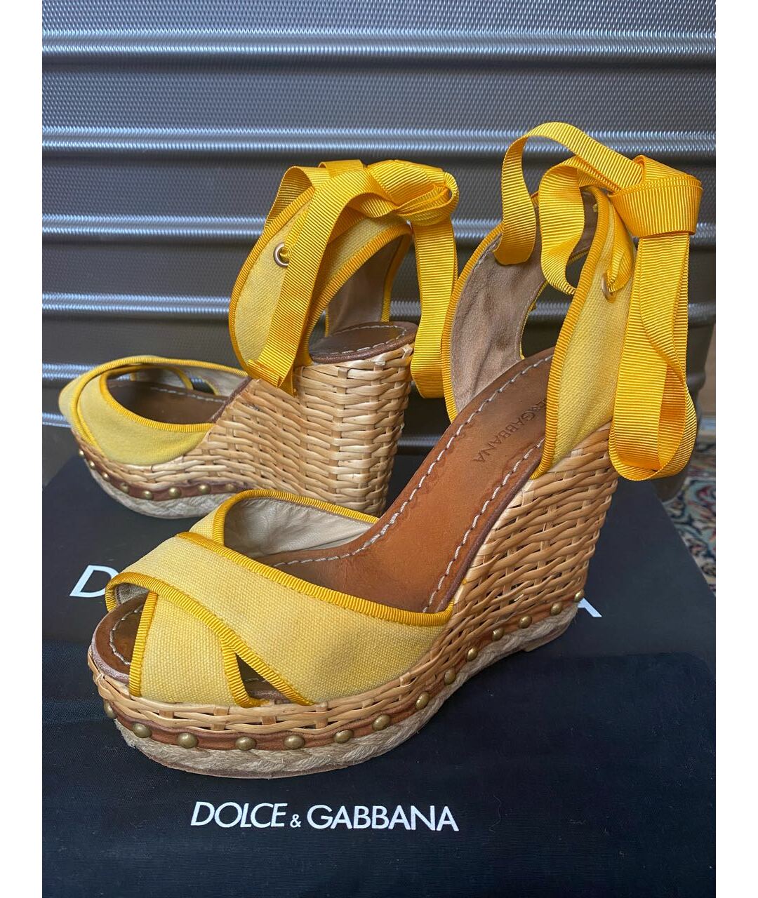 DOLCE&GABBANA Желтые кожаные босоножки, фото 8