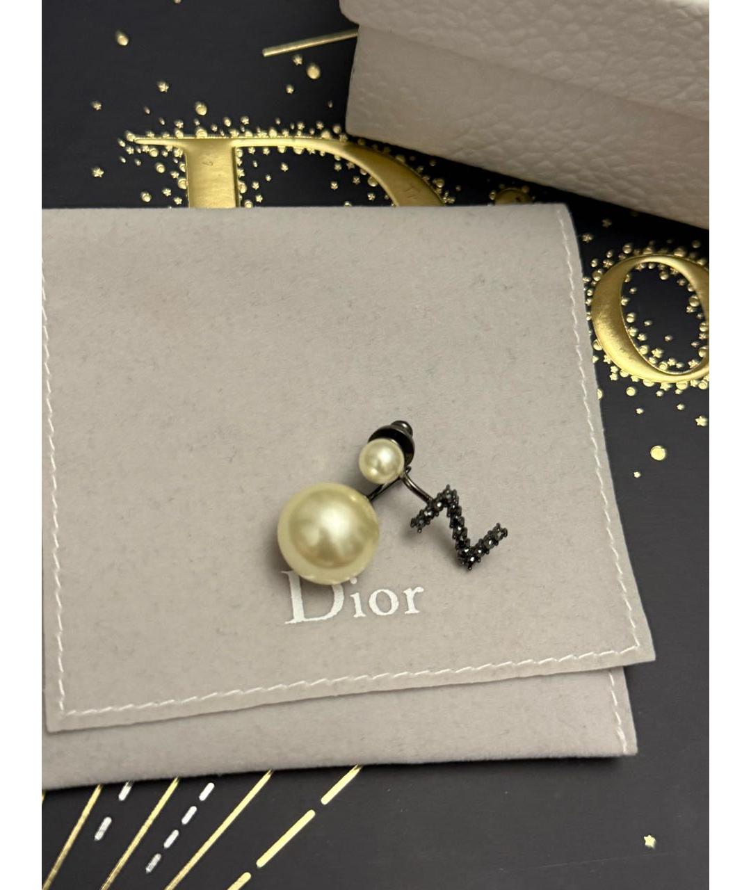 CHRISTIAN DIOR Белые металлические серьги, фото 3