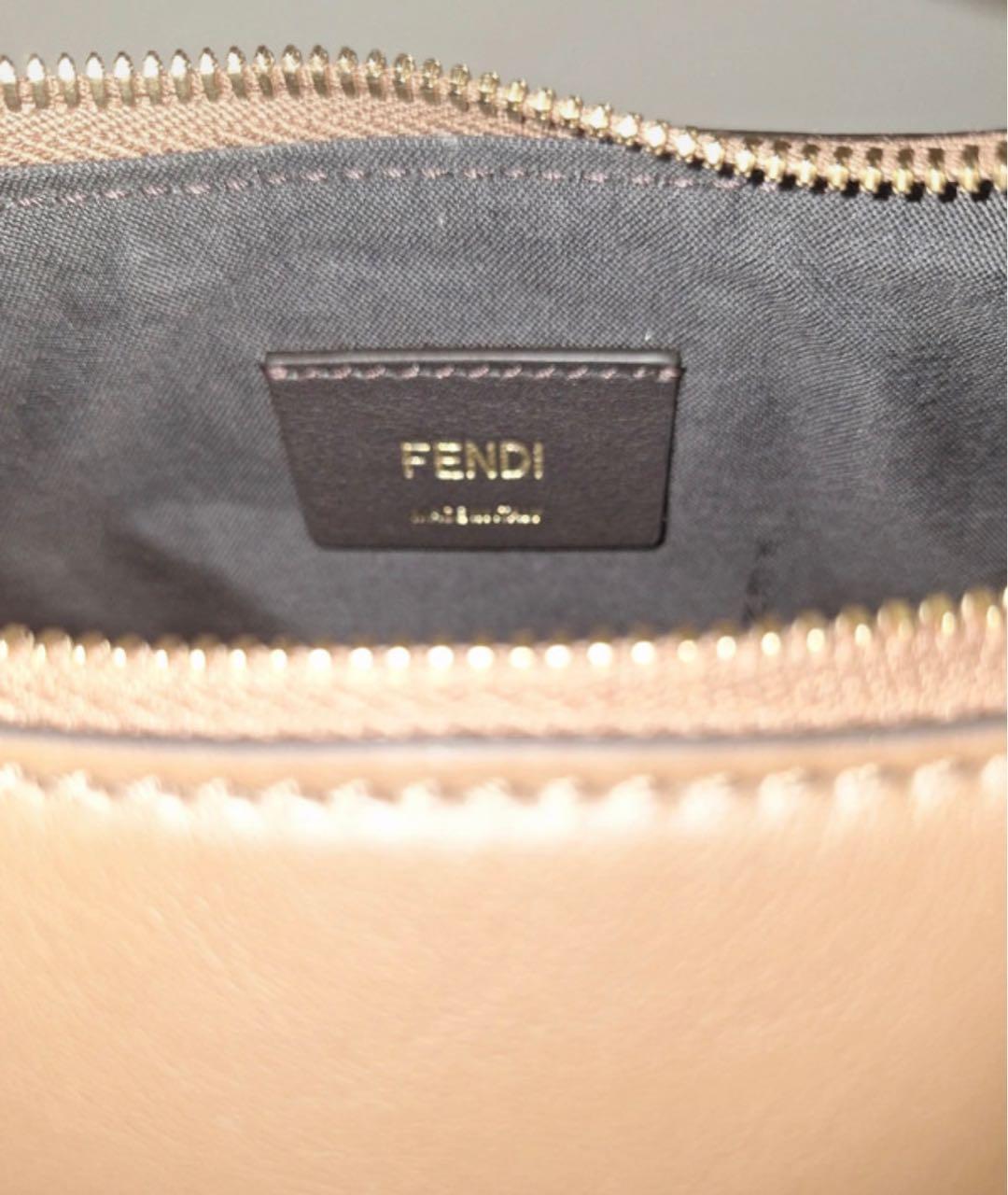 FENDI Бежевая кожаная сумка с короткими ручками, фото 5