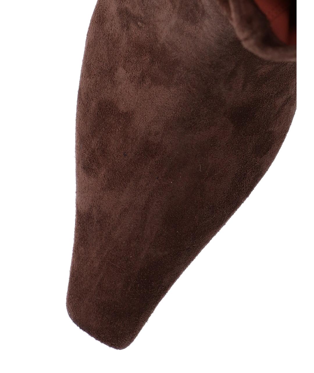 Amina Muaddi Коричневые замшевые сапоги, фото 5
