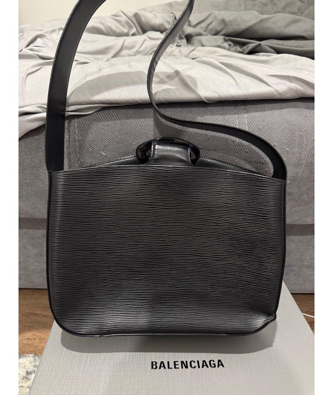 LOUIS VUITTON Черная кожаная сумка через плечо, фото 2