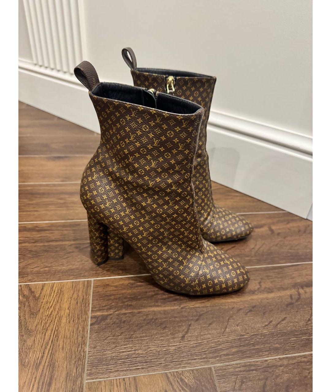 LOUIS VUITTON Коричневые кожаные ботильоны, фото 2