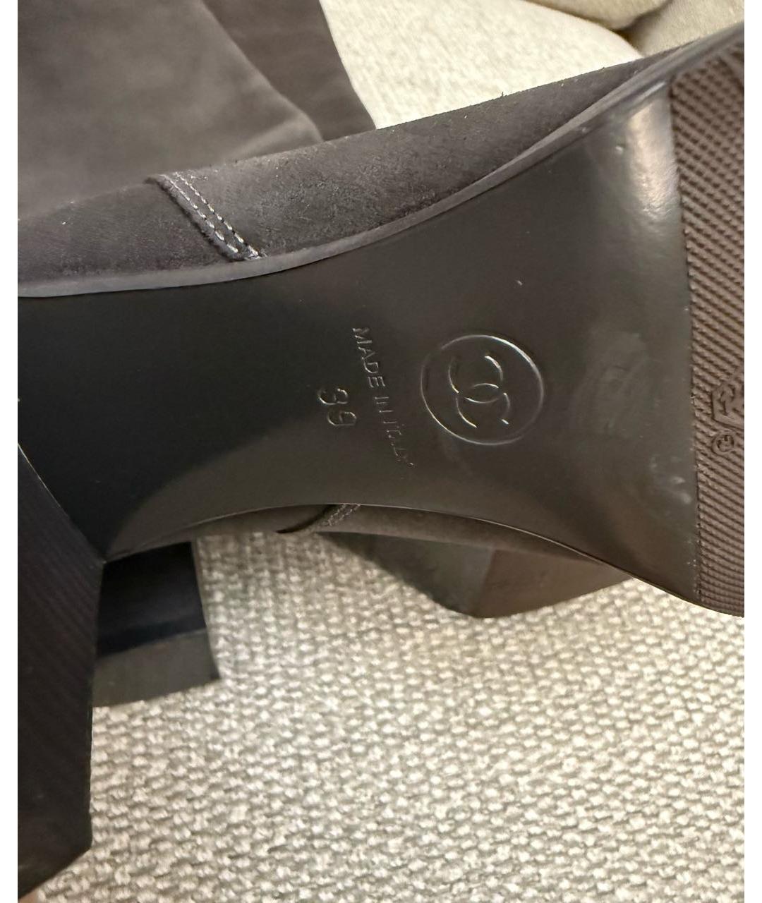 CHANEL Коричневые замшевые сапоги, фото 7