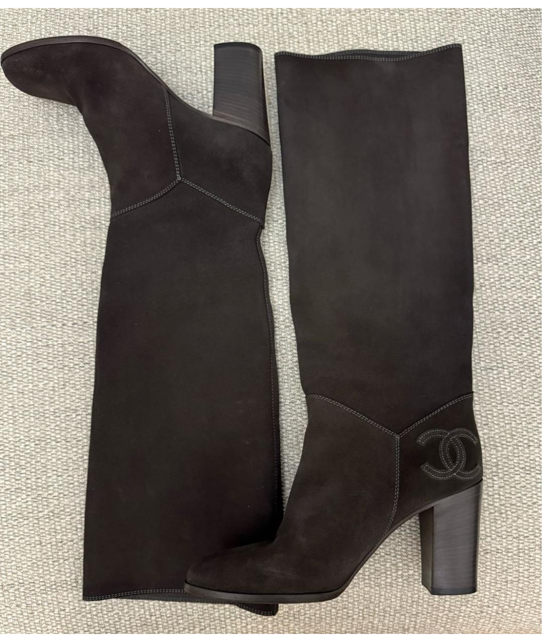 CHANEL Коричневые замшевые сапоги, фото 5