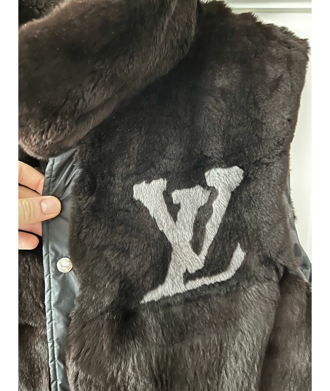 LOUIS VUITTON Серый меховой жилет, фото 4
