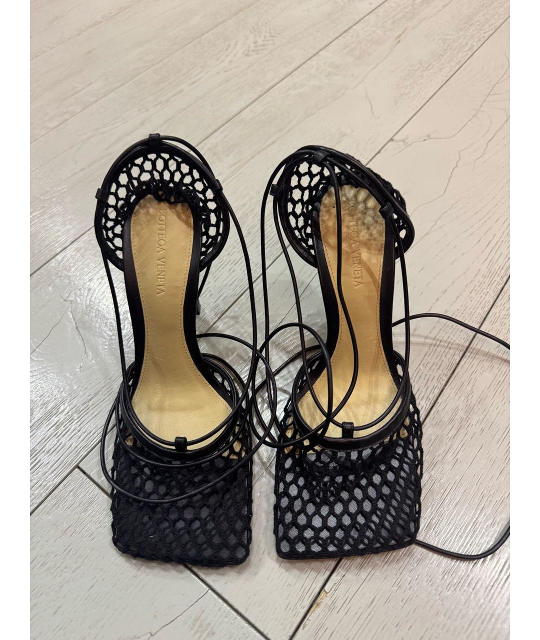 BOTTEGA VENETA Черные кожаные босоножки, фото 2