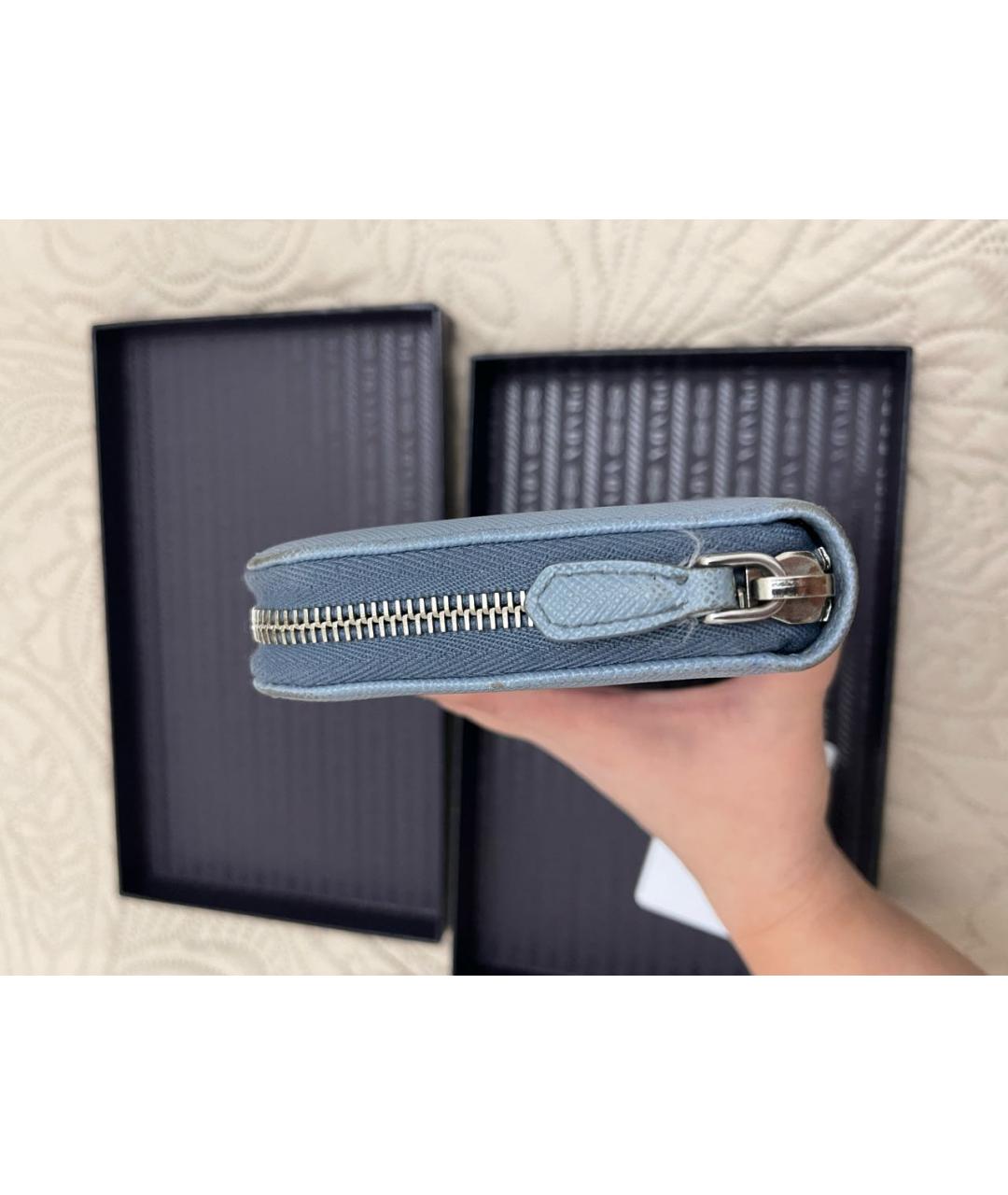 PRADA Серый кожаный кошелек, фото 3