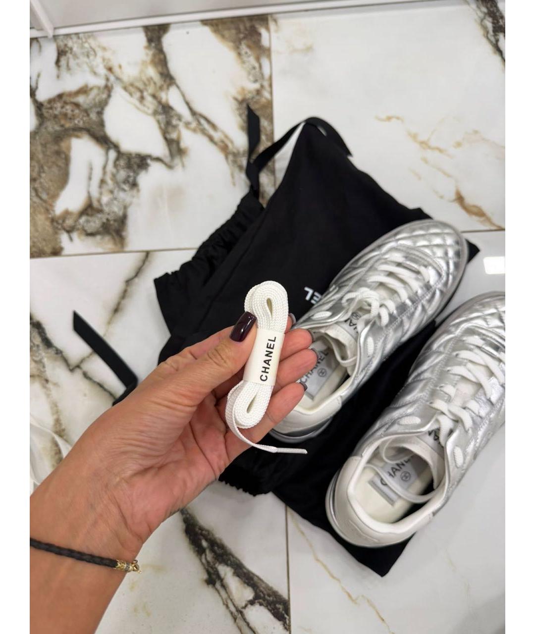 CHANEL Серебряные кожаные кеды, фото 3