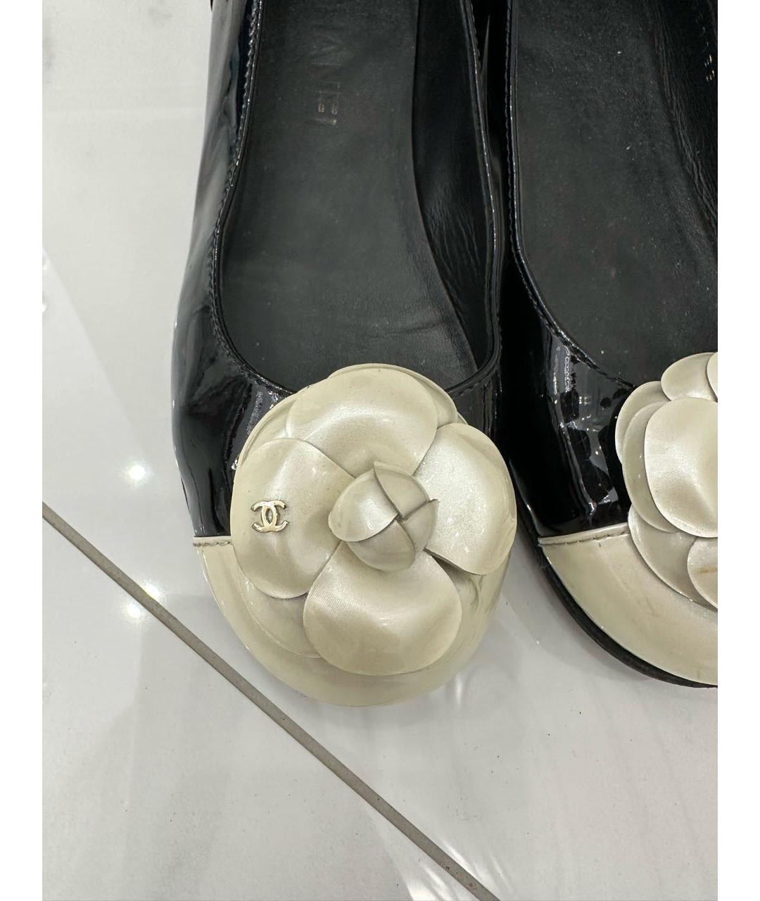 CHANEL Черные балетки из лакированной кожи, фото 5