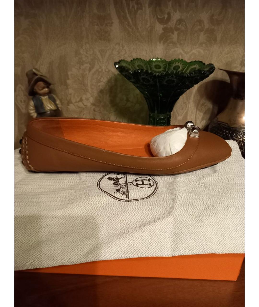 HERMES Горчичные кожаные балетки, фото 6