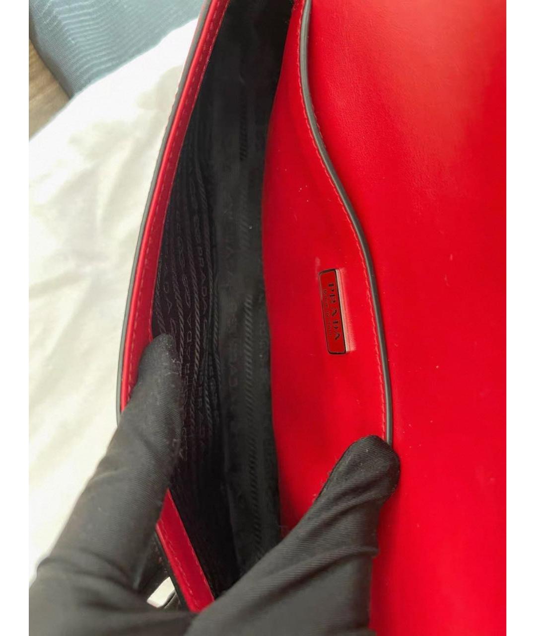 PRADA Красная кожаная сумка с короткими ручками, фото 4
