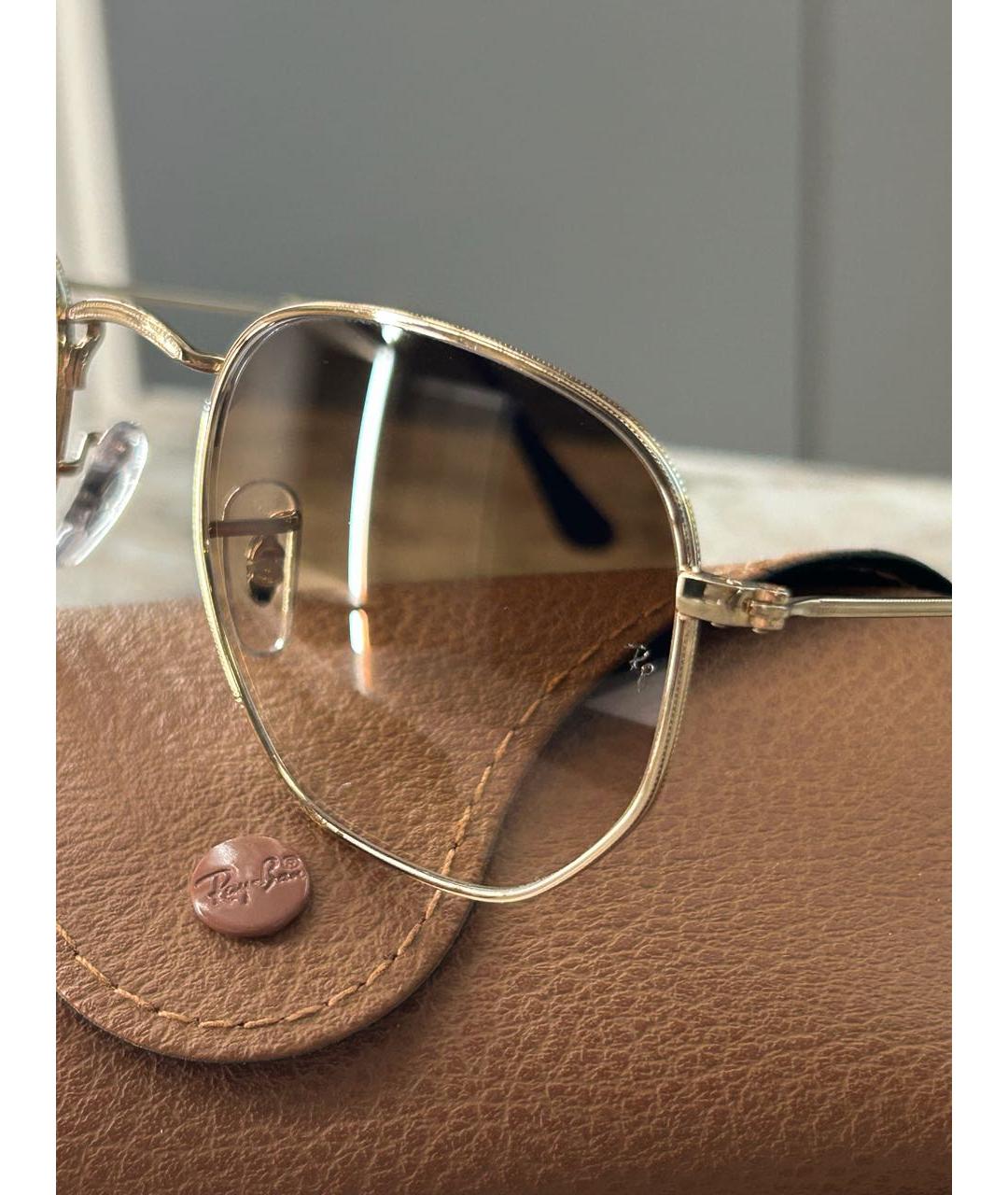 RAY BAN Золотые металлические солнцезащитные очки, фото 3