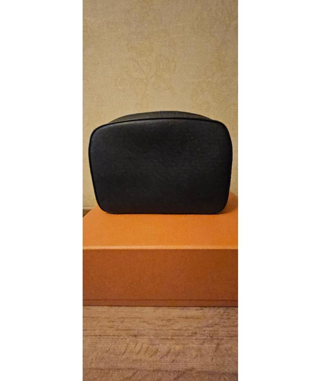 LOUIS VUITTON Черная кожаная косметичка, фото 6